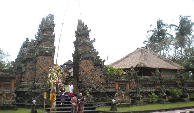 Pura Desa Batuan, Muasal Penyatuan Sekte dan Tabuh Rah Berasal