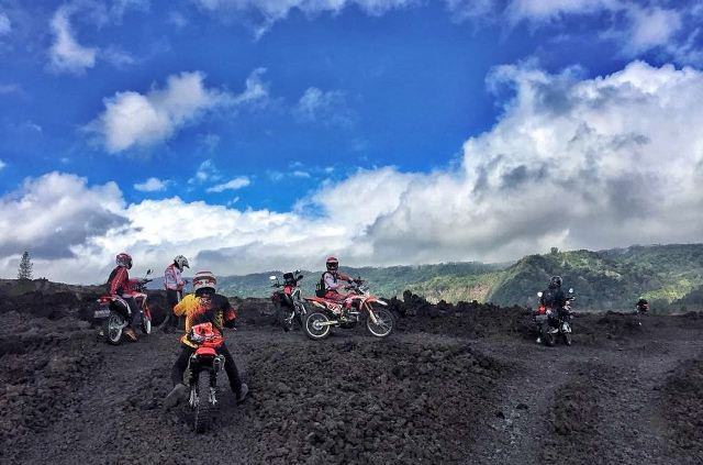 Komunitas Honda CRF Bali  Pacu Adrenalin di Gunung Batur
