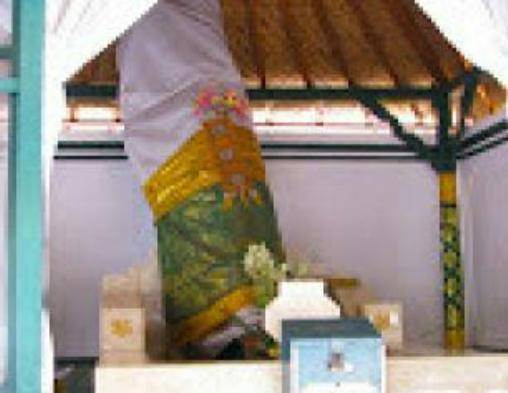 Menguak Misteri Makam Putri Raja Pemecutan dan Pohon Kepuh Aneh