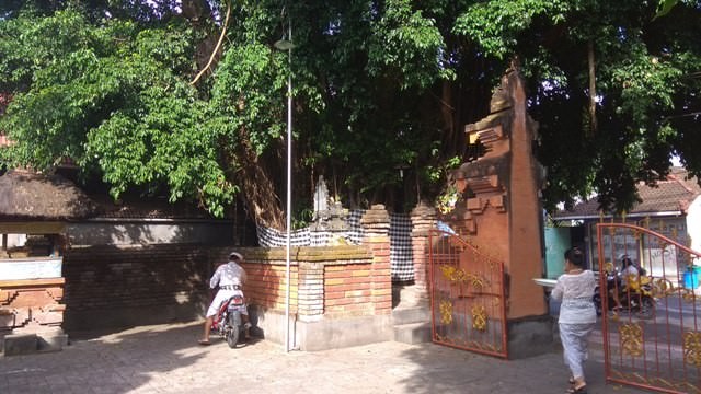 Pengantin dan Layon Lewat Jaba Pura, Upacara Bisa Berantakan