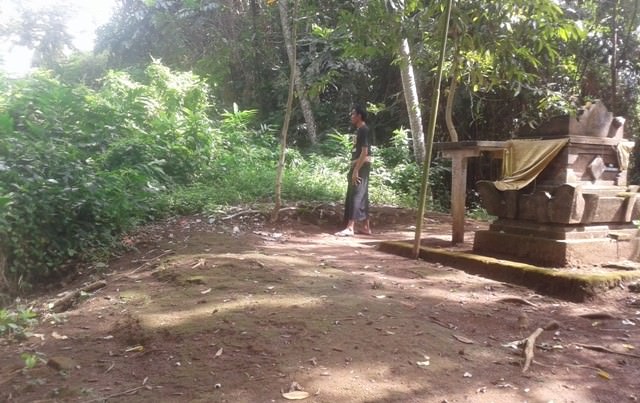 Pura Gunung Sari (2); Gundukan Tanah Diyakini Tempat Kebo Iwa Rapat