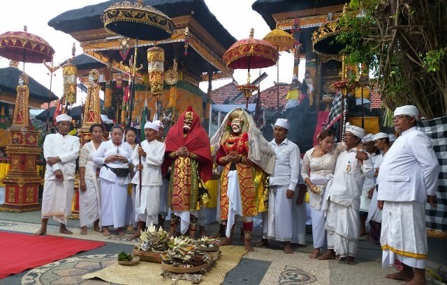 Mengembalikan Energi Ratu Gede dan Dalem Sidakarya di Pura Botoh