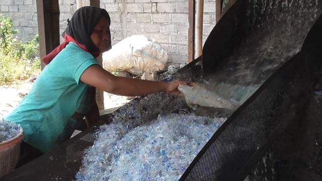 Awalnya untuk Atasi Sampah Plastik, Kini Cacahannya Diekspor ke China