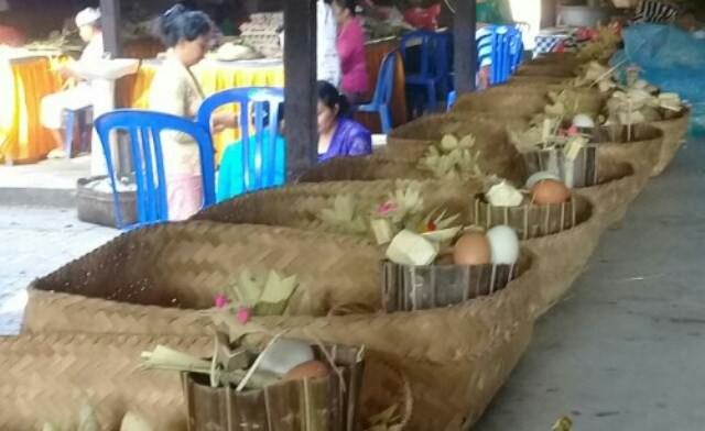 Tradisi Melanlan dan Kisah Yuyu Besi