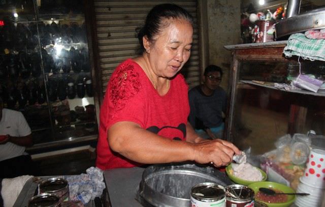 Es Puter Legendaris Pak Mo di Tabanan; Jualan Sejak Tahun 80an