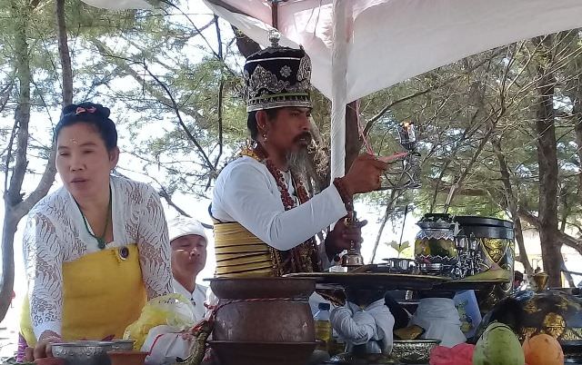 Upacara Ngendag, Ganti Jenazah dengan Pohon Pisang sebelum Diaben