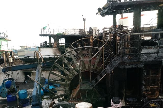 Diawali Suara Ledakan, Tiga Kapal di Benoa Terbakar