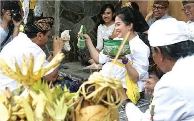 Begini Penjelasan Mitos Pantangan Saat Istri Hamil