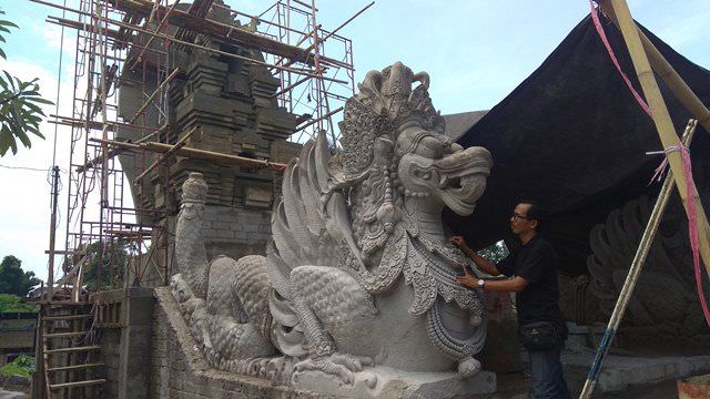 Banjar Peninjoan Renovasi Pelinggih Ratu Ngurah Agung Jadi 12 Meter