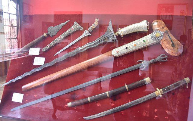 Keris dari Warisan, Tahta, dan  Kanuragan yang Tak Terkait Agama