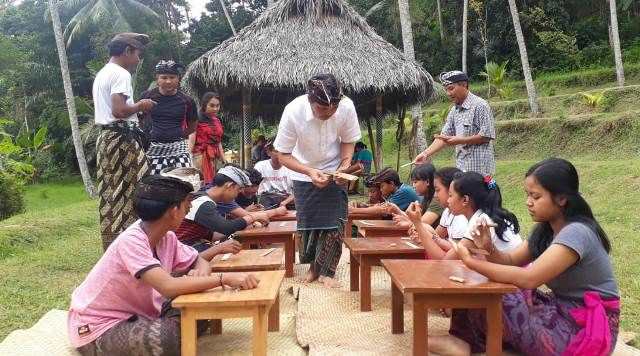 Desa Wisata Dukuh Penaban; Cicipi Lawar Jepun, Baca Dan Nyurat Lontar