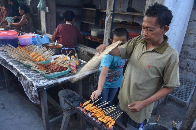 Sate Susu Paling Diburu, tapi Bahannya Susah Dicari