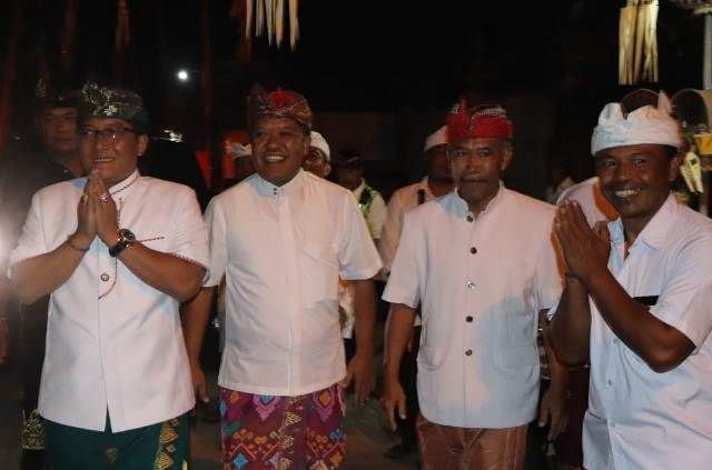 Bupati Giri Prasta Ngrastiti  Karya Nyatur Di Pura Penataran Pande