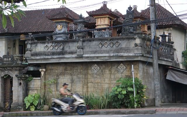 Hindari Tempatkan Merajan di Atas Dapur, Radius Kesucian 15 Guli