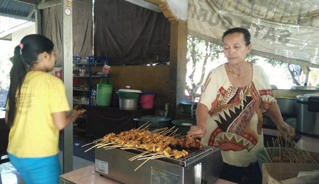 Sate Gurita Mek D Bikin Wisman Ketagihan, Pelanggan Penasaran Resepnya