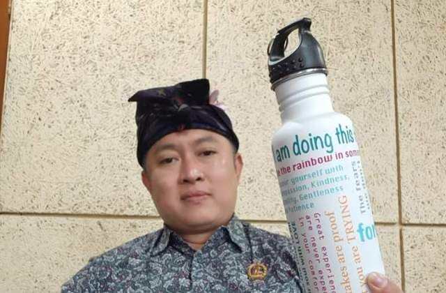 Gde Artison Kampanyekan Bawa Tumbler Disetiap Rapat DPRD Klungkung