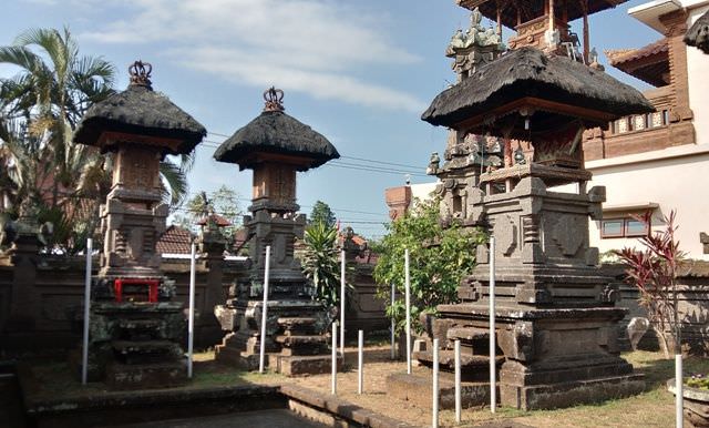 Pura Pande Wesi Dalem Majapahit; Lakukan Puja Sembilan Kali