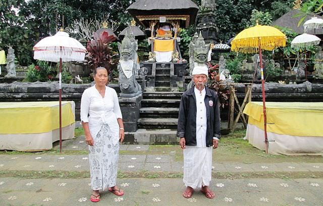 Kisah Pemangku Pura Kancing Gumi; Berawal dari Bengkuang Raksasa