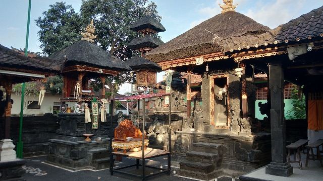 Pura Gunung Agung, Desa Adat Tuka;  Tempat Mencari Taksu Dagang