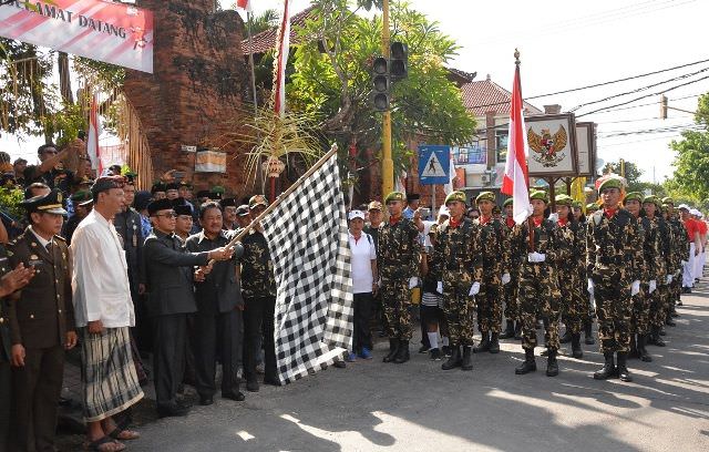 Jaya Negara Pimpin Penerimaan Pataka Panji-panji I Gusti Ngurah Rai