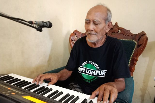 Penyanyi Legendaris Pop Bali, Ketut Bimbo, Berjibaku Melawan Diabetes