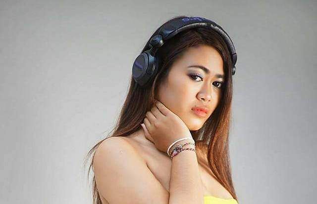 Arini, DJ Asli Bali yang Pantang Jadi Orang Lain
