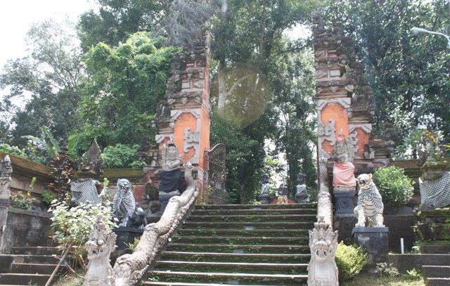 Pura Luhur Besi Kalung; Tempat Mohon Kekebalan dan Taksu Para Pejabat