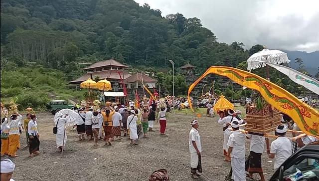 Cegah Covid-19, Tak Mekemit, Pancasari Tetap Melasti, tapi Terbatas