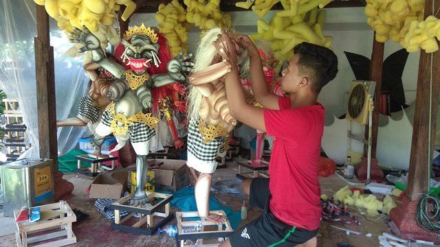 Dari Jual Ogoh-Ogoh, Pelajar di Sukawati Bisa Bayar SPP dan Beli Motor