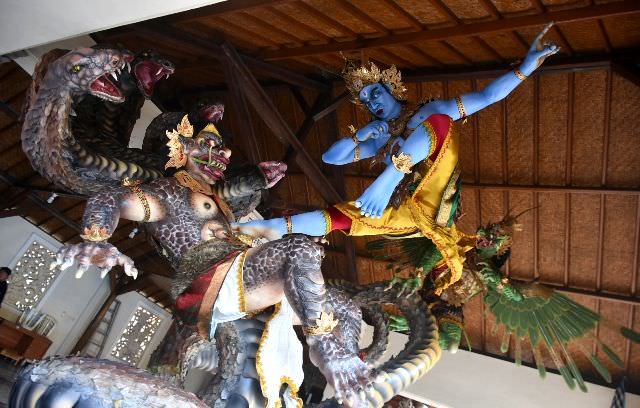 Gunakan Daun Nangka dan Batok Kelapa, Angkat Cerita Krishna Kalya