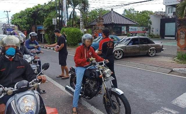 Bali Corolla Club Bagi-Bagi Masker