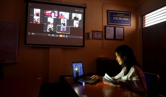 Jam Belajar Kelas Online Sama dengan Konvensional