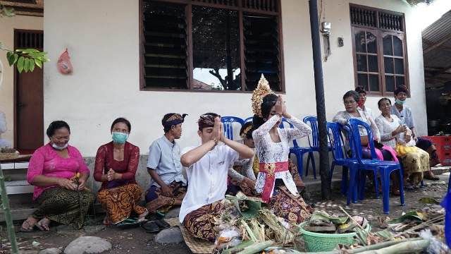 Wabah Korona Ajari Umat Hindu Beragama Simple dan Fleksibel