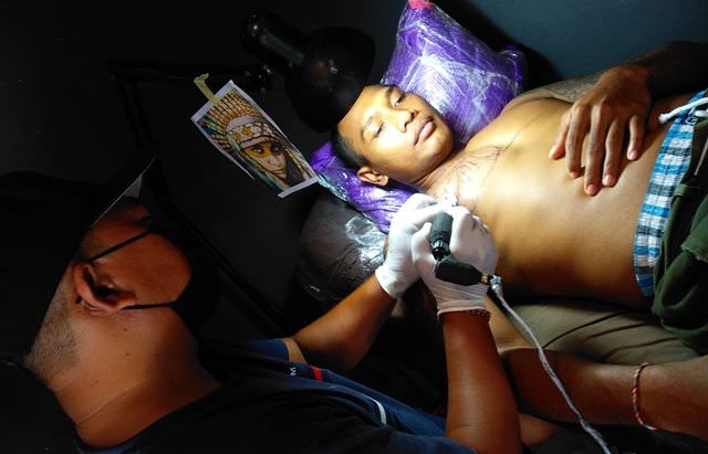 Dulu, Dari Tato Sebulan Dapat Rp 40 Juta, Kini Lebih Banyak di Rumah