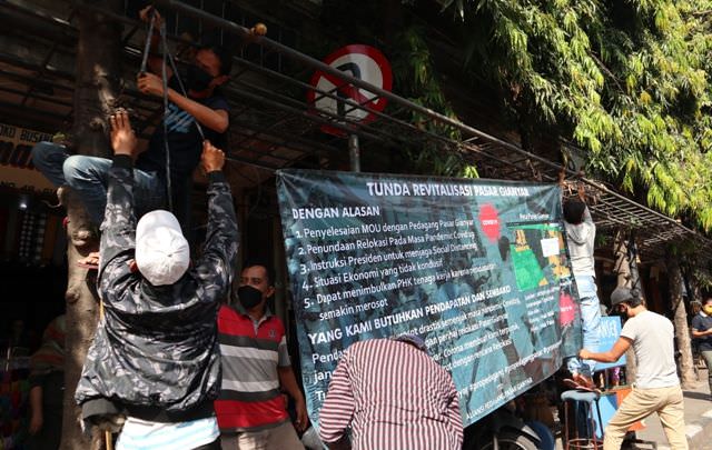Pedagang Minta Revitalisasi Ditunda, Mahayastra Langsung Buldoser