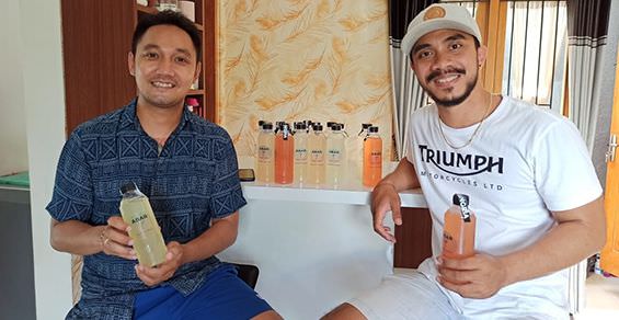 Manajer Bar dan PMI Jualan Cocktail Paska Dirumahkan   