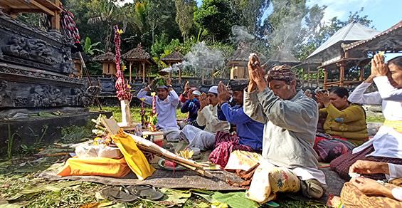Perintah Gaib, Tiga Keris Jadi Pangenteg Jagat