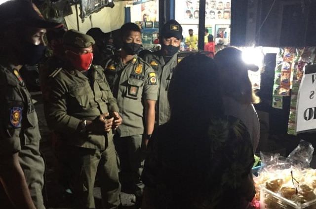Kasus Covid-19 Meningkat Lagi, Satpol PP Denpasar Sidak PKL