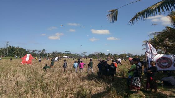 Lomba Layang-layang Sekaligus Edukasi Peserta