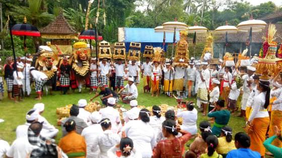 Ini Makna dan Jenis Piodalan  untuk Pemujaan Umat Hindu