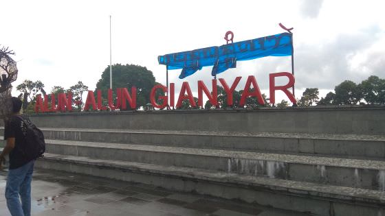 Aksara Bali Ubah Nama Alun-Alun Gianyar Jadi Gihanyar