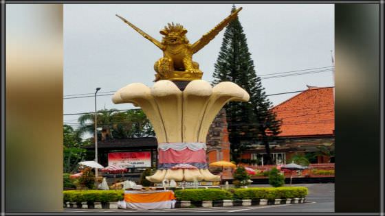 Makna dan Kisah Mistis Dibangunnya Tugu Singa Ambara Raja