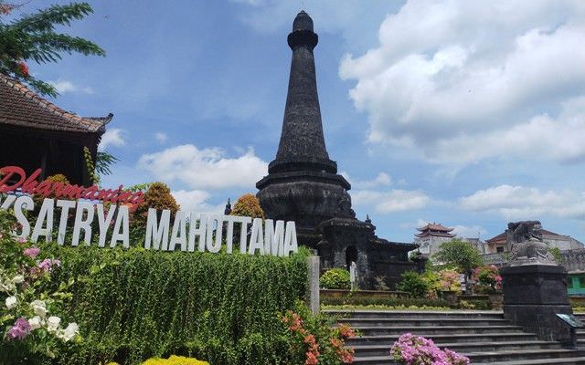 Perayaan Tahun Baru, Suwirta Tutup Lapangan dan Monumen Puputan