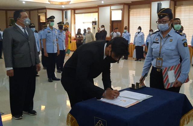 Pilih Jadi WNI, Tiga WNA Disumpah