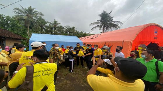 Kunjungi Medewi, Golkar Bali Serahkan Bantuan Sembako