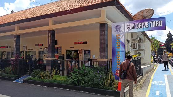 Baru Lima Hari Beroperasi, Layanan SIM Drive Thru Ngadat