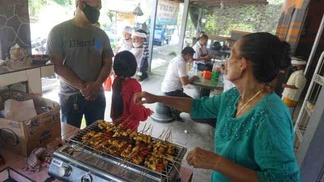 Sate Gurita Mek De, Legendaris di Karangasem