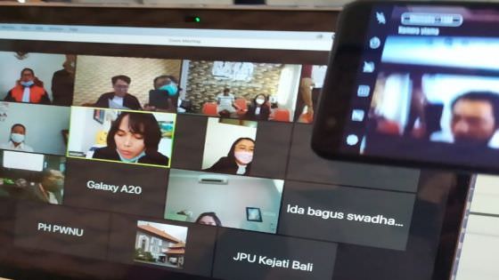 Selundupkan Narkotika di Baju Bekas, Sejoli Dihukum 14 Tahun