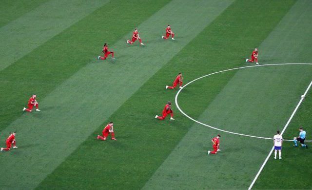Berlutut Jelang Kick Off, Tim Belgia Dapat Cemoohan dari Penonton
