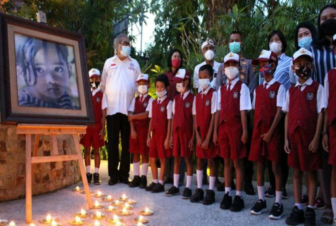 Peringatan Tragedi Angeline Diwarnai Nyala Seribu Lilin